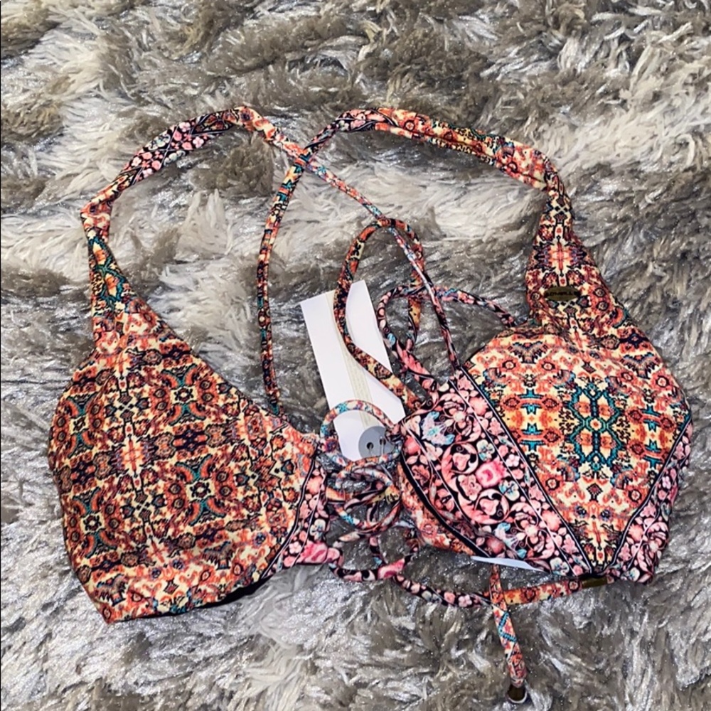 O’Neill small bathing suit top